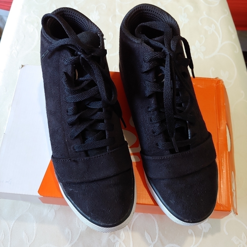 Nike 6.0 Balsa Mid Lite Size 6.5 Black Sneakers